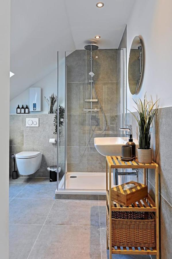 'Traveller Lodge' Grosszuegiges Apartment - 3 Bedroom 10Min To Hbf, Full Kitchen, Homeoffice, Netflix, Wifi Dusseldorf Luaran gambar