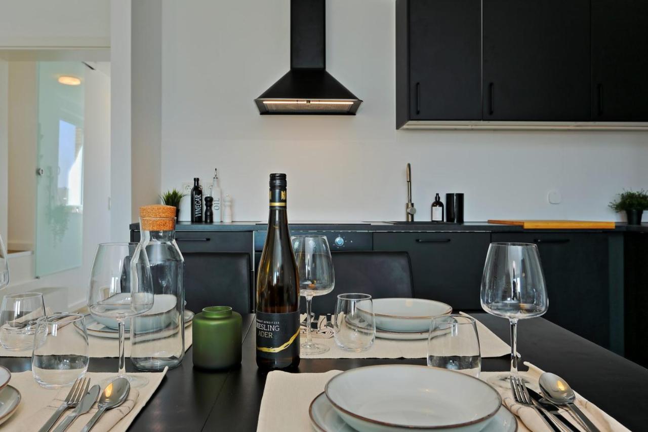 'Traveller Lodge' Grosszuegiges Apartment - 3 Bedroom 10Min To Hbf, Full Kitchen, Homeoffice, Netflix, Wifi Dusseldorf Luaran gambar