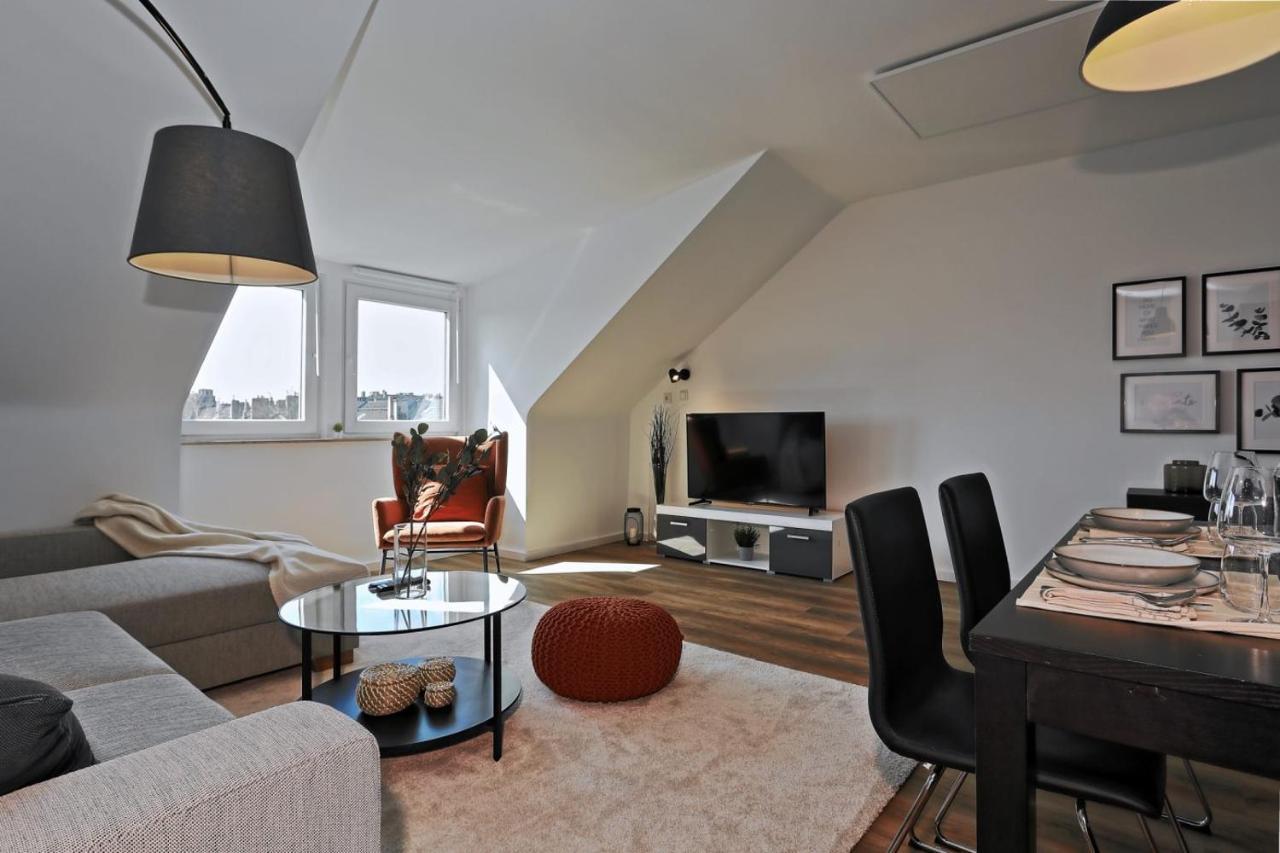 'Traveller Lodge' Grosszuegiges Apartment - 3 Bedroom 10Min To Hbf, Full Kitchen, Homeoffice, Netflix, Wifi Dusseldorf Luaran gambar